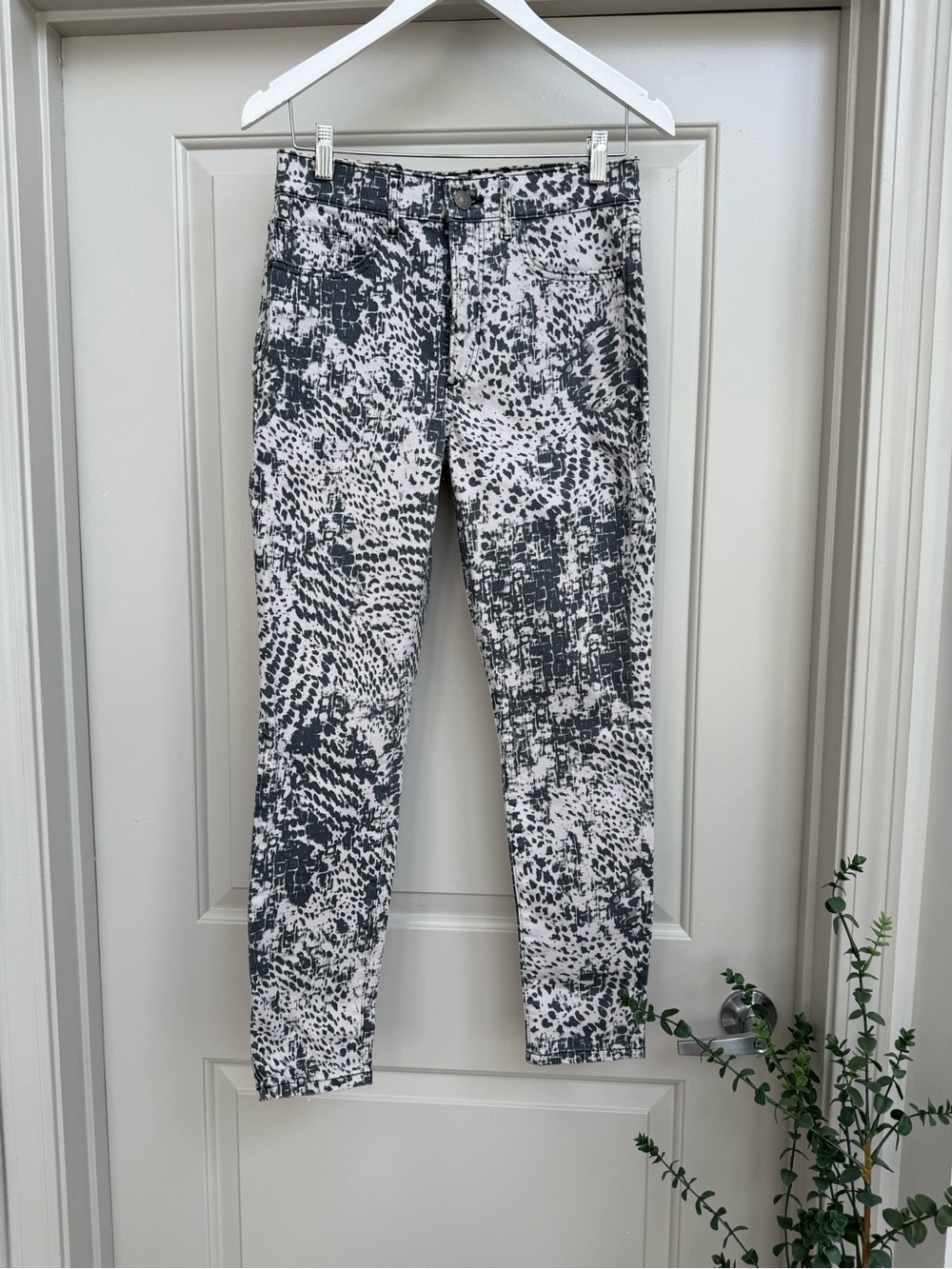 Express Men's Black & White Printed Chinos